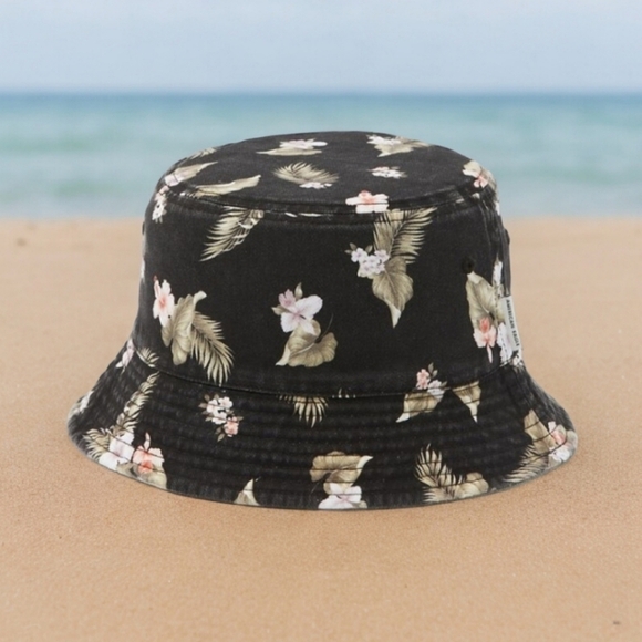 NEW! AE Reversible Bucket Hat - Picture 4 of 6